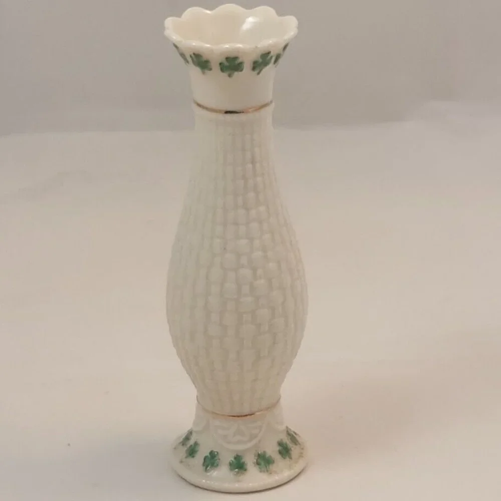 Retired “Irish Rose” Bone China Bud Vase Made for the Danbury Mint 5” tall Heart